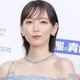吉岡里帆、へそ出しルックでヘルシー肌見せ「スタイルいい」「透明感すごい」の声 画像
