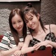 板野友美、変わらぬ絆を感じる“あつとも”SHOTに反響「青春そのもの」「最高最強コンビ」 画像