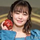 吉柳咲良、透けタイツから美脚際立つ「真っ赤が似合う」「綺麗」の声 画像