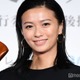 榮倉奈々、美背中見せドレス姿に視線集中「さすがのスタイル」「ヘルシーな色気」 画像
