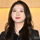 日向坂46富田鈴花、ミニワンピから美脚スラリ 写真集オフショに「スタイル抜群」「絵になる」の声 画像
