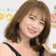 秋元真夏、キャミ姿でリラックス ベッドルームでの動画公開に「可愛すぎる」の声 画像