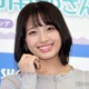 大和田南那、裸足で美脚披露 沖縄満喫コーデに「可愛すぎ」「自然体で素敵」の声 画像