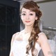 神田うの、ベアトップドレスで美デコルテ披露「上品」「美しさ際立つ」の声 画像