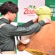 Snow Man宮舘涼太、幾度のハプニングにもロイヤルに対応「うん、美しい」 画像