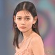 理科大卒モデル村上愛花、美背中際立つキャミワンピ姿で夏詣「綺麗」「引き締まってる」の声 画像