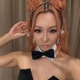 倖田來未、美デコルテ全開！ラッツ＆スター風SHOTに絶賛の声「スタイル完璧」「似合いすぎ」 画像