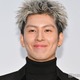 THE RAMPAGE長谷川慎、家族と初USJへ 3ショット公開「雰囲気似てる」「満喫してて可愛い」と反響 画像