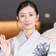 波瑠、“この夏初めて”浴衣姿で登場「夏になると思い浮かべる」場所は？ 画像