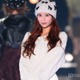 白間美瑠、ミニスカで美太もも全開 ビーニー帽でトレンド感プラス【関コレ2025A/W】 画像