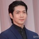 松下洸平、結婚後初の公の場 報道陣からの問いかけに笑顔 画像