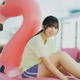 乃木坂46五百城茉央、ほっそり美脚のショーパンSHOT披露！夏らしさ全開グラビアで笑顔はじける 画像