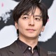 大河「べらぼう」生田斗真、物乞い姿の別人級オフショットに「ギャップすごい」「気付かなかった」と反響続々 画像