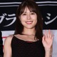 有村架純、素肌輝くキャミ衣装で登場 人気俳優からウェディングドレス姿絶賛受ける「ちょっと妖しい感じがする」【ブラック・ショーマン】 画像