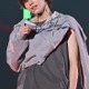 山下幸輝、袖を通さないパーカー斬新着こなし披露 逞しい腕のぞく【TGC2025A/W】 画像