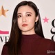 鷲尾伶菜、ミニ丈トップス姿で美ウエスト披露「かっこいい」「似合ってる」 画像