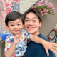 おばたのお兄さん、2歳になった息子と“男2人旅”！親子SHOTに「パパそっくりになってきましたね」「かわいい！」 画像