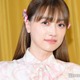 ヨンア「似てる？」人気モデルとの親密ショットに反響「顔そっくり」「双子みたいで可愛い」 画像