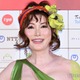 叶美香、驚異の美ボディ輝く大胆ショット公開「凄すぎる」「芸術の域を超えてる」と注目集まる 画像