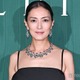 板谷由夏、大胆サイド空きドレスで美脚スラリ 宮澤エマ・吉田羊らドレスアップし集結【ブルガリ展覧会フォトコール第二夜】 画像