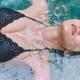 日向坂46河田陽菜、ホテルのプールで撮影されたブラックビキニ姿 2nd写真集先行カット公開 画像