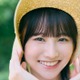 日向坂46高井俐香、麦わら帽子姿で透明感溢れる「五期生のぽかぽか写真館」8人目公開 画像