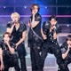KEY TO LIT、結成半年で初のアリーナツアー開催 巨大オブジェ・宙吊り…ド派手演出多数＆“嵐メドレー”で魅せた伝統継承の思いも【WAKE UP THE FOOL】 画像