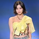 金子みゆ、美脚＆美ウエストチラ見せ「とてつもなく可愛い」「スタイルが良すぎる」の声 画像