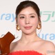 仲里依紗、膝上ミニドレスで美脚＆デコルテ際立つ 脚が魅力的な芸能人明かす「本当に異次元」【第21回クラリーノ美脚大賞2025】 画像