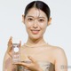 瀧本美織、光沢ブラウンドレス×パールネックレスで上品な着こなし 総額1400万円超えジュエリー着用【TASAKI HAUTE PARFUMERIE EVENT】 画像