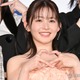 久間田琳加、ほっそり美脚際立つ膝上20cm衣装姿公開「脅威のスタイル」「見惚れてしまう」と反響 画像