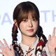 LE SSERAFIMウンチェ、ショーパンからスラリ美脚「可愛すぎる配達員」「スタイル抜群」の声 画像