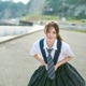 AKB48伊藤百花、圧倒的な“美少女感”あふれる制服SHOTを披露！鎌倉を舞台に自然体の魅力が光る 画像