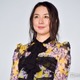 伊藤歩、スカート捲り美脚見せ 沖縄でのビーチショットに「色白で綺麗」「透明感すごい」の声 画像