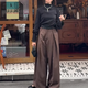 程よい光沢感が絶妙！１点投入でコーデがキマる「プリーツトップス」のリラクシーな装い【40代の毎日コーデ】 画像