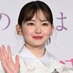 山田杏奈、美脚際立つミニワンピース姿「スタイル抜群」「似合ってる」の声 画像