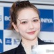 村重杏奈「カラコンやめた」裸眼ショット公開「目の色綺麗」「吸い込まれそうな瞳」と反響 画像