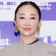 神崎恵、息子3兄弟の姿公開「スタイル抜群」「かっこいい」と話題 画像