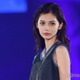 理科大卒モデル村上愛花、美脚スラリミニボトム姿が話題「驚異のスタイル」「脚真っ直ぐで羨ましい」 画像