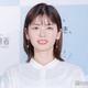小芝風花、美脚透ける黒タイツ×ミニ丈ボトムスコーデ「大人っぽい雰囲気」「可愛くてかっこいい」 画像
