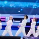 “K-POP史上初”国立競技場で開催「MUSIC BANK」TXT・スキズら25組が豪華ステージ Snow Manのゲスト出演も 画像