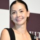 4児の母・土屋アンナ、子供顔出しのUSJ満喫ショット披露「ママに似て美人さん」「仲良し家族」の声 画像