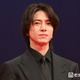 山下智久・福原遥・市原隼人ら「正直不動産」キャストが豪華集結 客席から登場で歓声沸く 画像