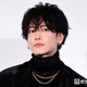 佐藤健、大物女性歌手とゲームで完敗「手も足も出ませんでした」対戦ショットに反響相次ぐ「豪華すぎ」「CMのような1シーン」 画像