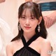 堀未央奈、ベアトップ×“超ミニ”ボトムで美脚全開「デコルテが眩しい」「お人形さんみたい」と反響 画像