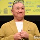 2児の父・山本圭壱、ユニフォーム姿の1歳長女と野球観戦ショット公開「にこりちゃん試合楽しんでる」「幸せな親子の風景」と反響 画像