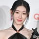 ITZYチェリョン、胸元開放のチューブトップ姿公開「色気と上品さのバランスが神」「赤が似合いすぎる」と絶賛の声 画像
