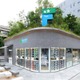 ファミマ、初の旗艦店が東京・麻布台に開店 充実のウェア売場、淹れたてティー…“行きたくなるコンビニ”を形に 画像
