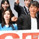 反町隆史・生見愛瑠・生徒キャストら19人「GTO」キャストが豪華集結 ファンとハイタッチで急接近 画像