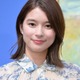 芳根京子、美脚＆圧巻プロポーション際立つタイトドレス姿披露「視線釘付けの脚線美」「大人の色気すごい」と反響 画像